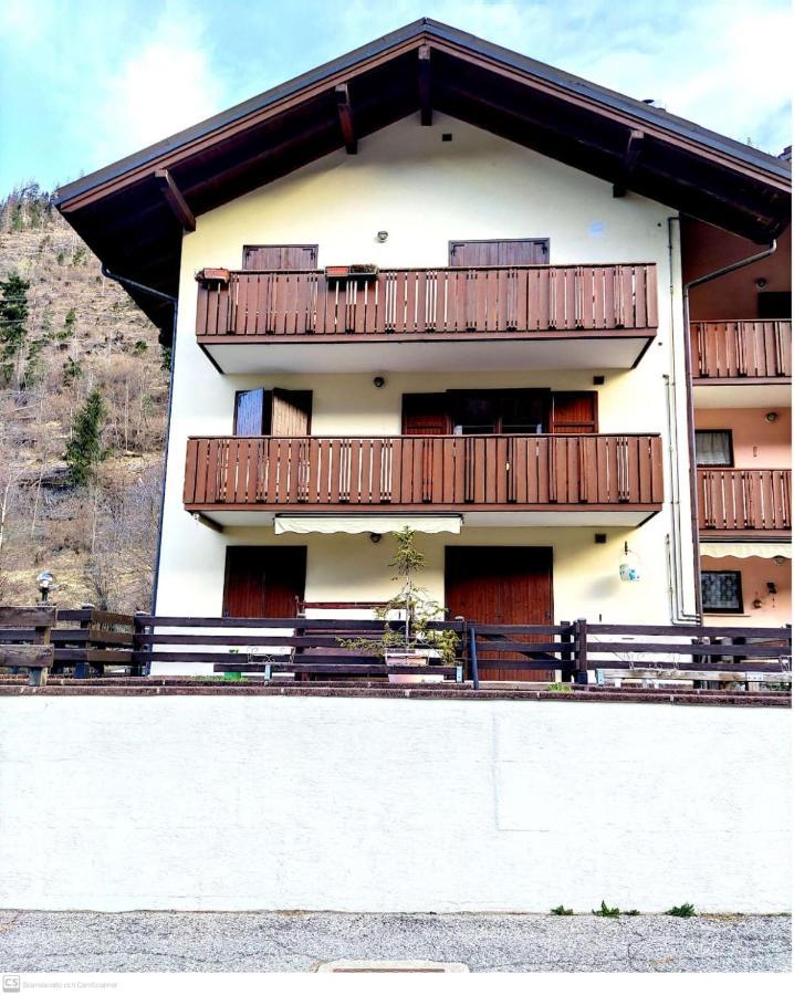 Appartamento Di Viola & Elia Predazzo Exteriör bild