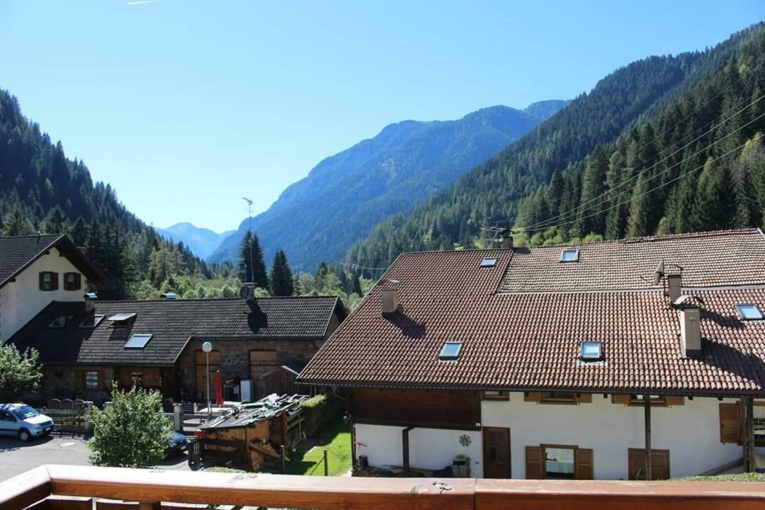 Appartamento Di Viola & Elia Predazzo Exteriör bild